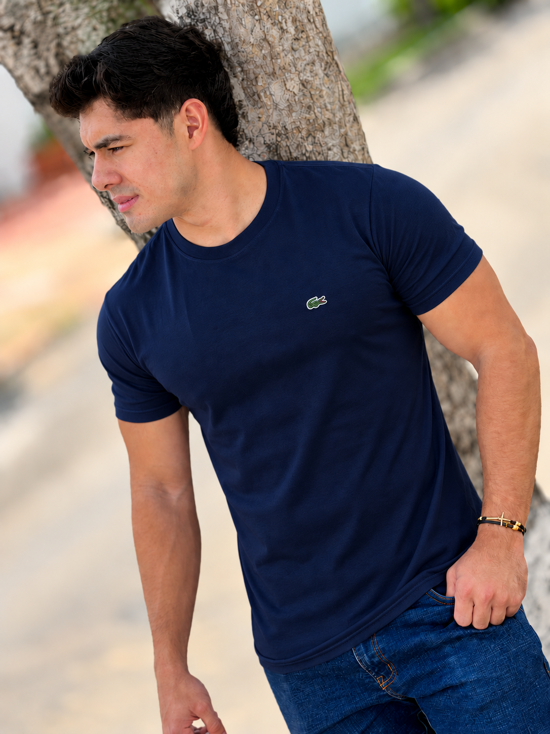 Detalle de la camiseta básica URBAN